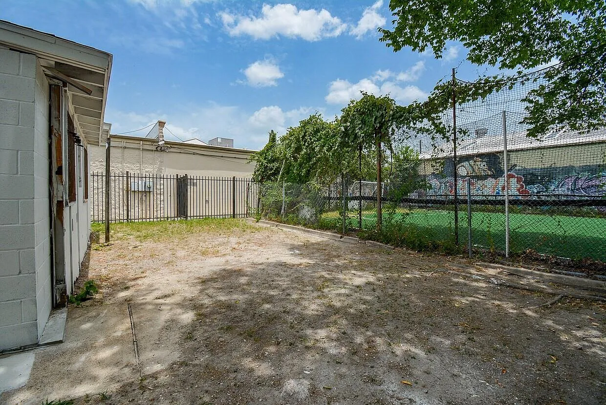 Studio, 4.0 bath, 1602 sqft, $2,495 — Photo 4