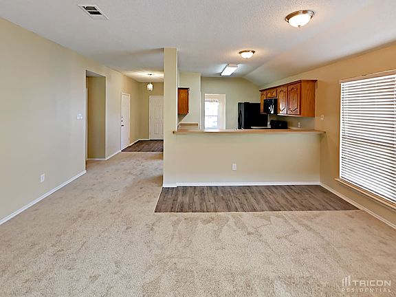 4th image of 626 Diamond Creek Dr