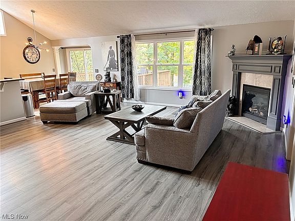 5th image of 15136 Woodsong Dr