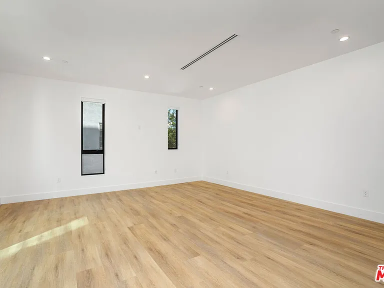 111 N Orlando Ave — Photo 6