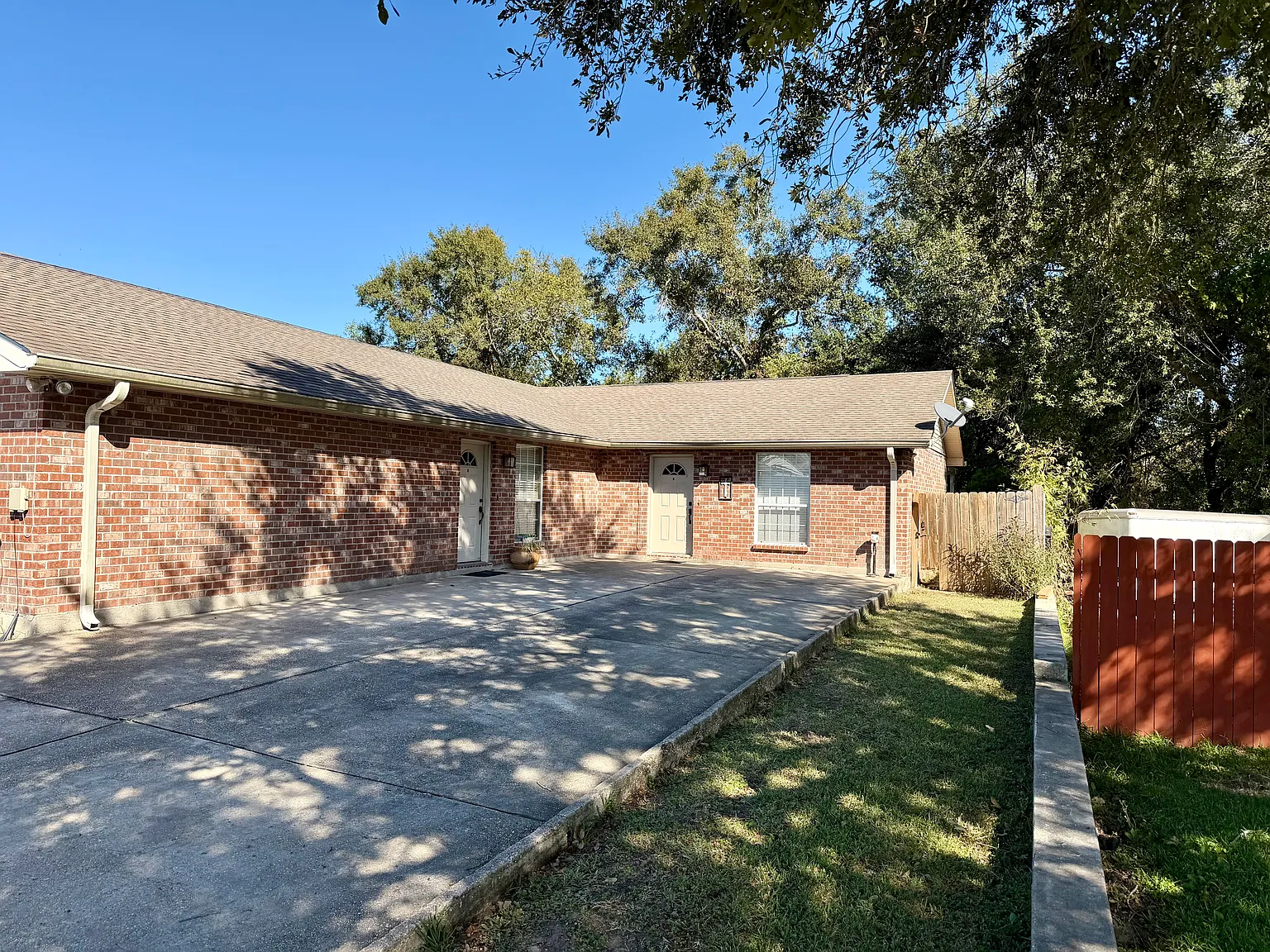 2 bed, 988 sqft, $1,325 — Photo 1