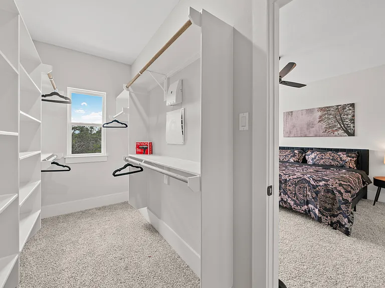 1208 Moody St — Photo 6