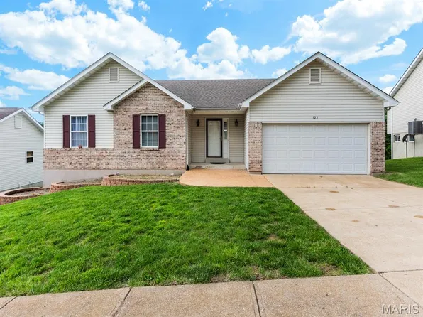 122 Winter Valley Dr, Fenton, MO 63026
