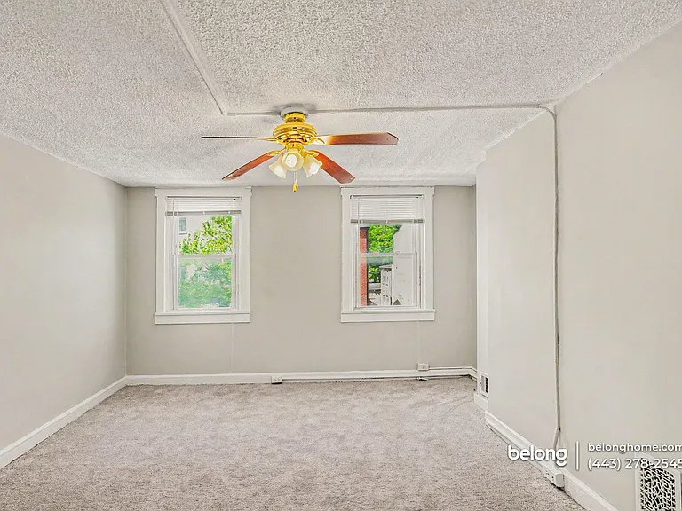 1111 W Lombard St — Photo 17