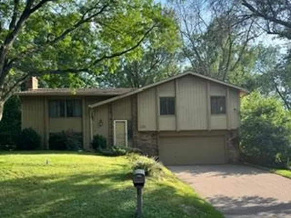 12108 Red Oak Ct S, Burnsville, MN 55337