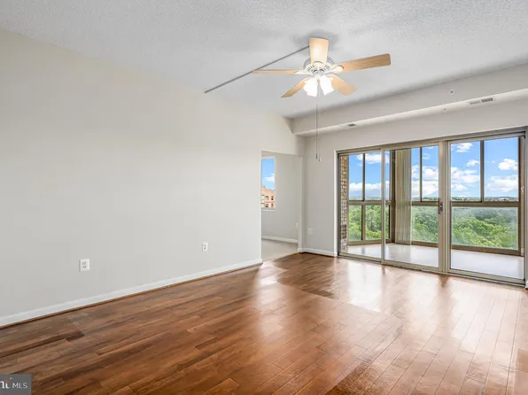 19375 Cypress Ridge Ter Unit 906, Lansdowne, VA 20176