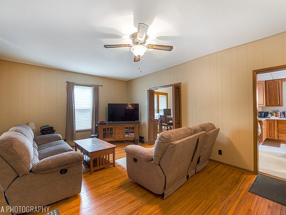 5th image of 631 Queen Anne St