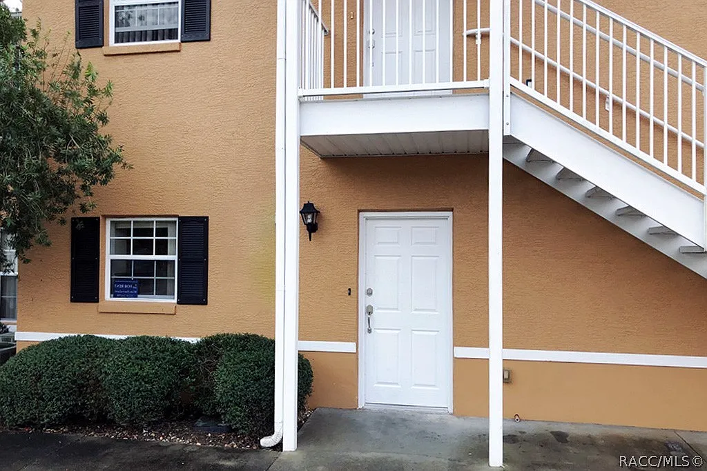 3 bed, 2.0 bath, 1260 sqft, $1,650 — Photo 3