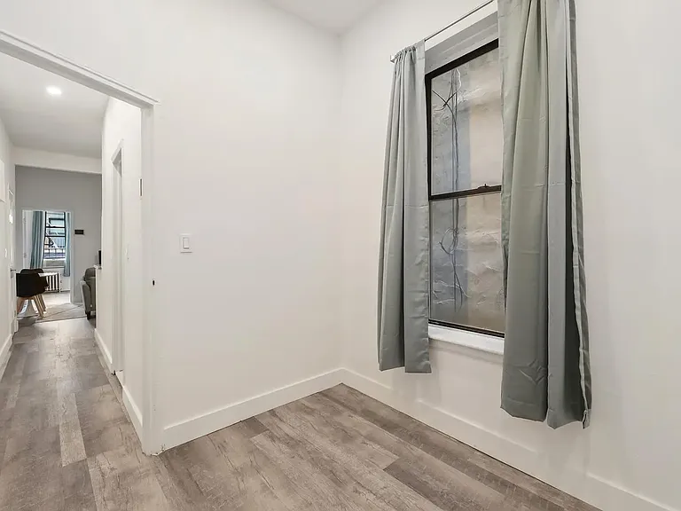 611 E 11th St #5D — Photo 2