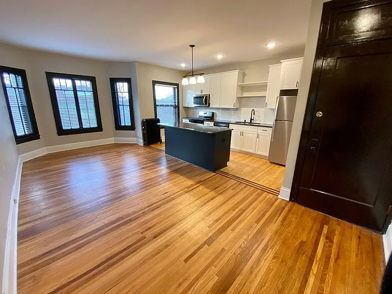 LorWest Flats — Photo 15