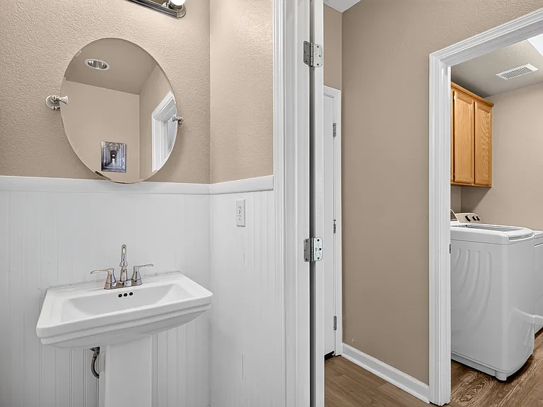 5230 Bay St — Photo 23