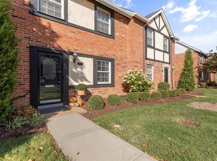 1055 Pinegate Dr, Saint Louis, MO