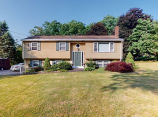 25 Charlton Rd, Dudley, MA 01571