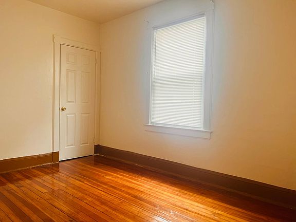 2nd image of 272 Pelton Ave Floor 1