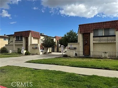 1130 W Huntington Dr #8