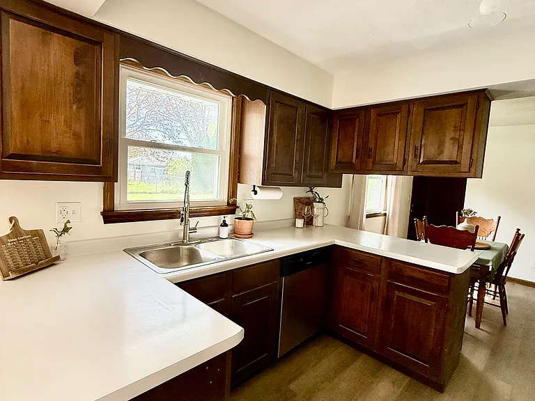 2315 N Claremont Dr — Photo 16