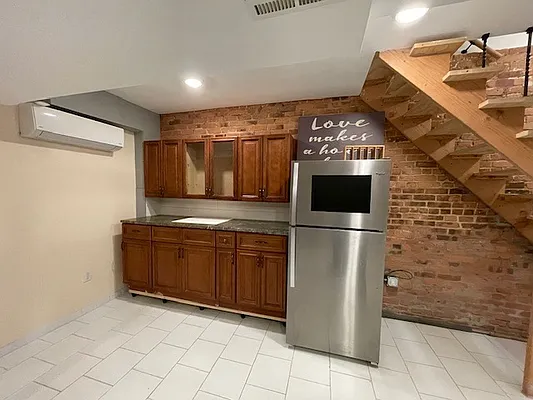 Rented by URBAN UTOPIA REALTY LLC | media 16