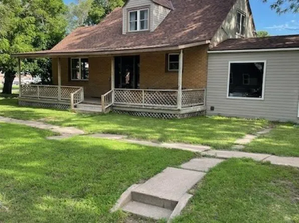 221 S Empire St, Galva, KS 67443