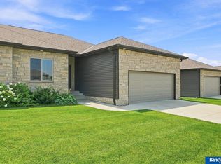 3719 Broadbear Rd, Lincoln, NE 68516