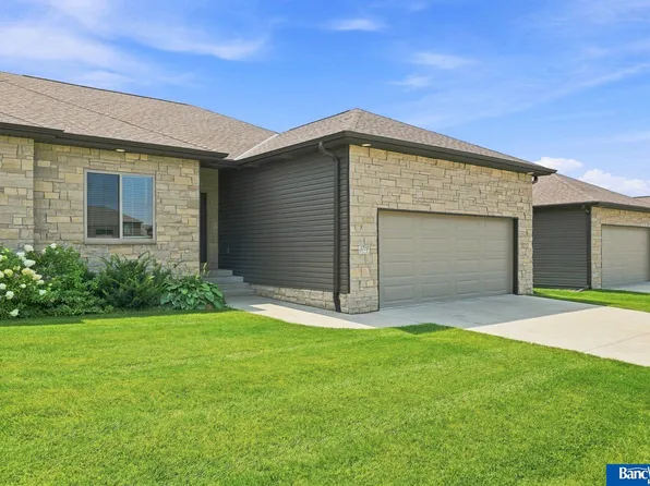 3719 Broadbear Rd, Lincoln, NE 68516