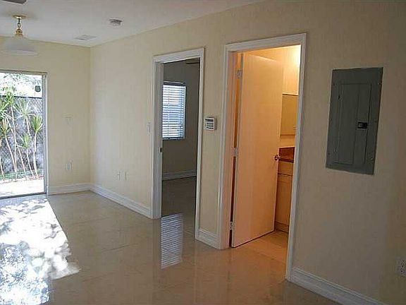 3rd image of 2180 NE 167th St #1-108