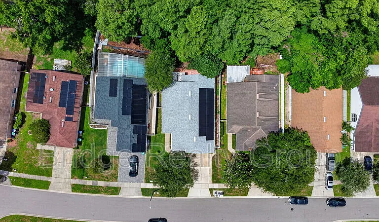 10315 Winding Creek Ln — Photo 32