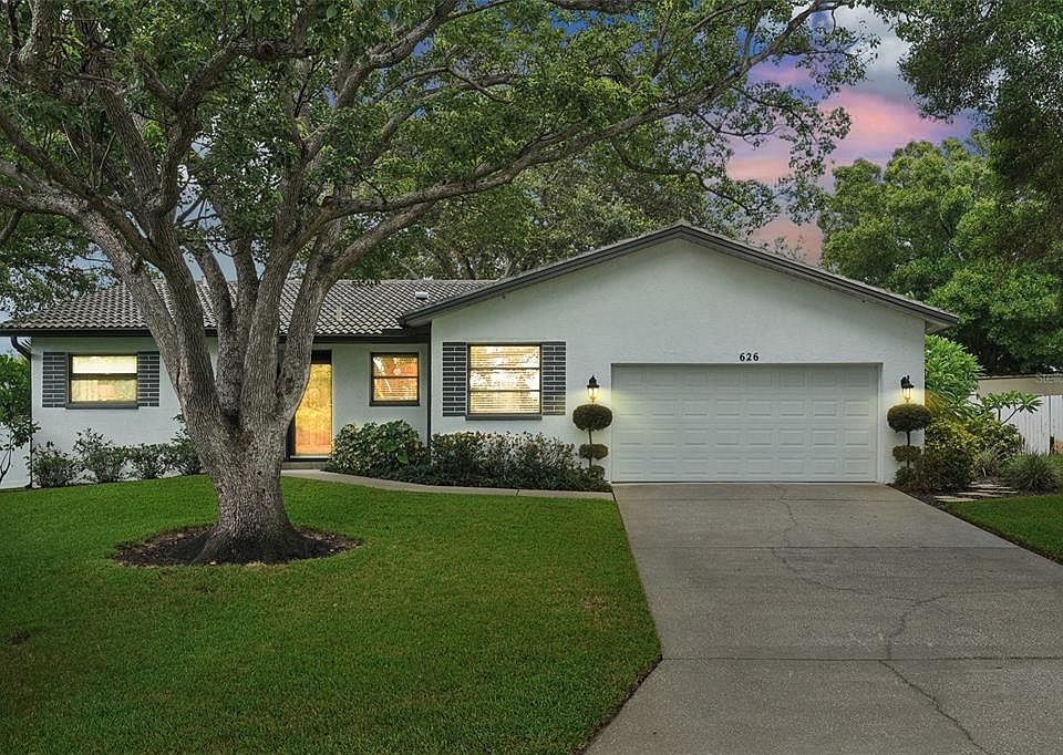 1st image of 626 LINDA COURT