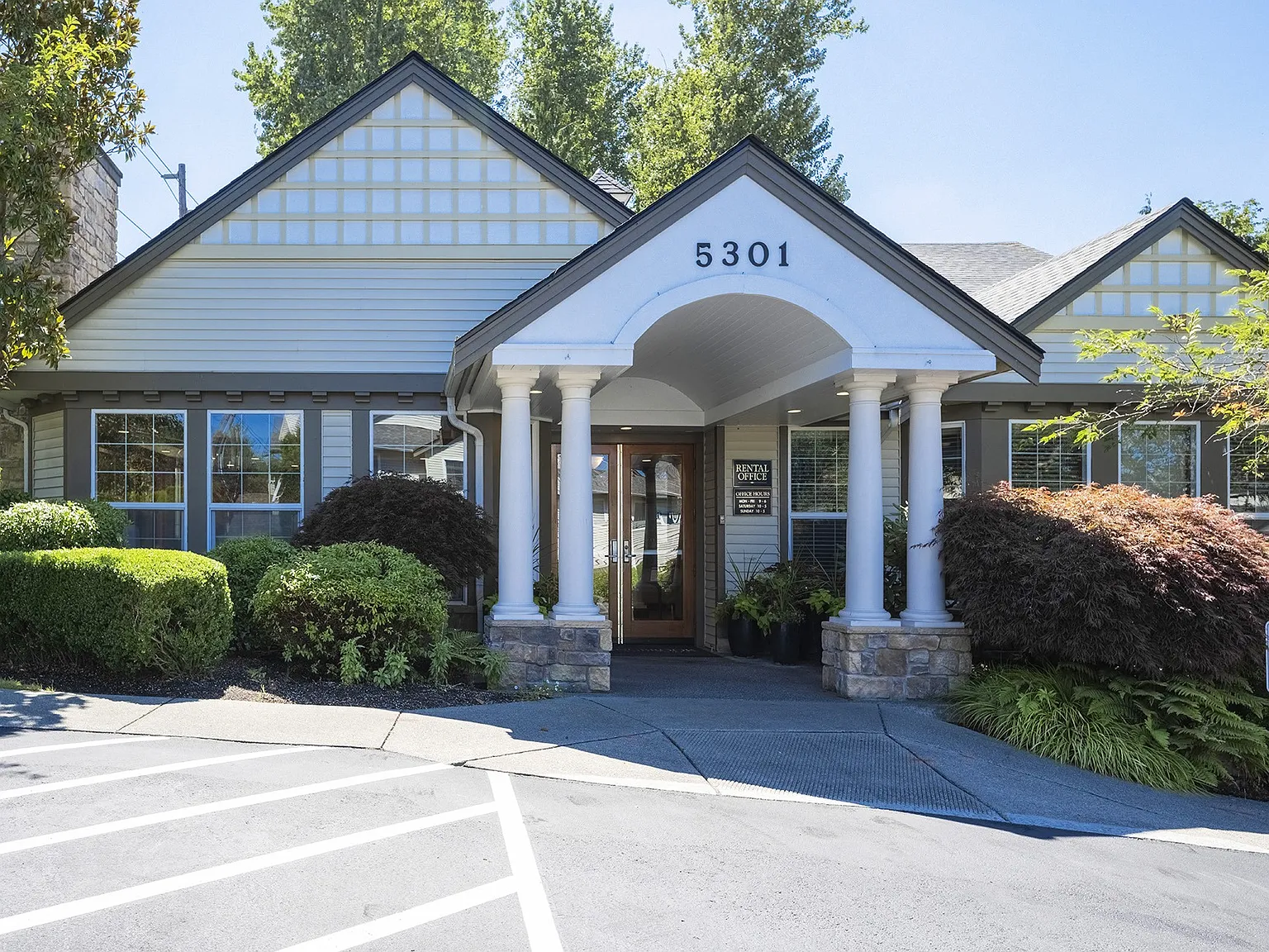 Springbrook Apartments — Photo 1