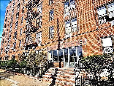 5th image of 3255 Randall Ave APT 2E