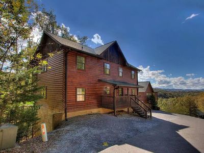1670 Kissing Way, Sevierville, TN, 37862