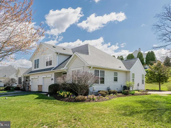 136 Haslan Ln, Coatesville, PA 19320