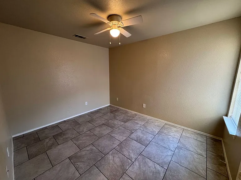 5702 Greengate Dr — Photo 30