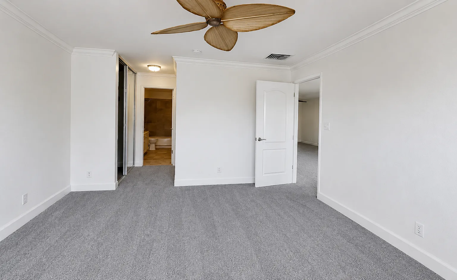 3 bed, 1427 sqft, $4,195 — Photo 4