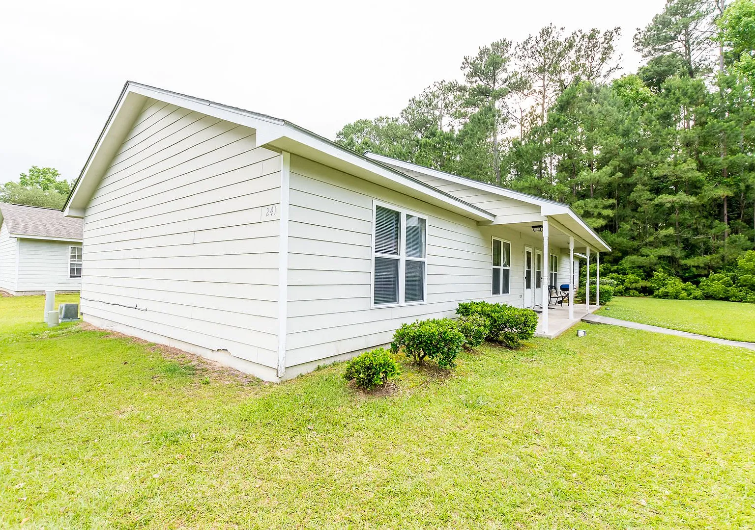 241 Lakewood Drive — Photo 3