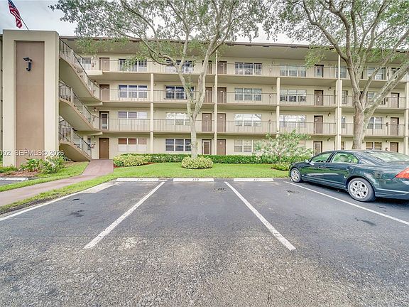 2nd image of 101 SW 132nd Way APT 104J