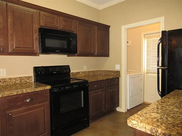 2907 Old Ironsides Dr — Photo 14