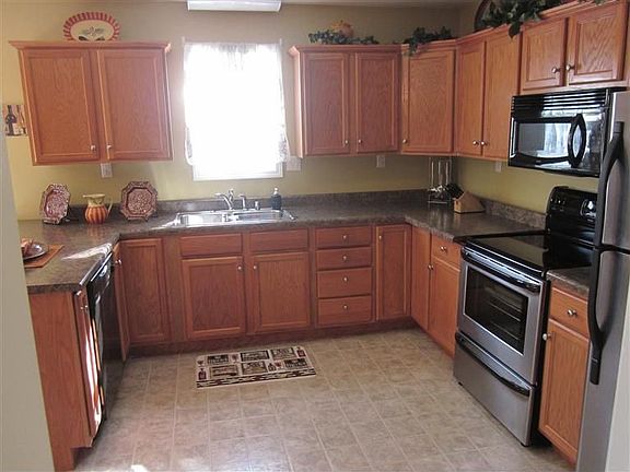 5th image of 204 Cameron Dr