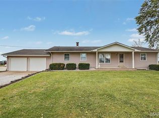 34462 S Prairie View Rd, Warrenton, MO 63383