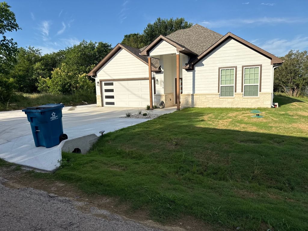 5716 Belaire Cir - Property Image