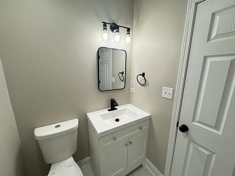5438 S Indiana Ave — Photo 18