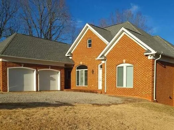 1033 Sweet Gum Ln, Moneta, VA 24121