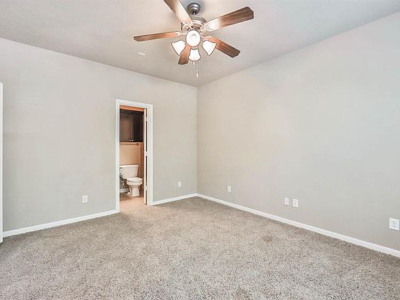 2nd image of 1042 W 23rd St Unit G