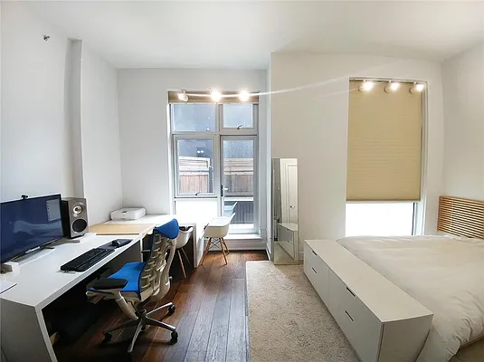 Rented by R New York | media 30