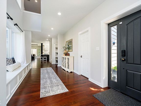 4th image of 534 1/2 Amos Dr