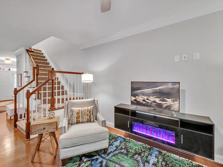 843 Swan Neck Ln — Photo 11