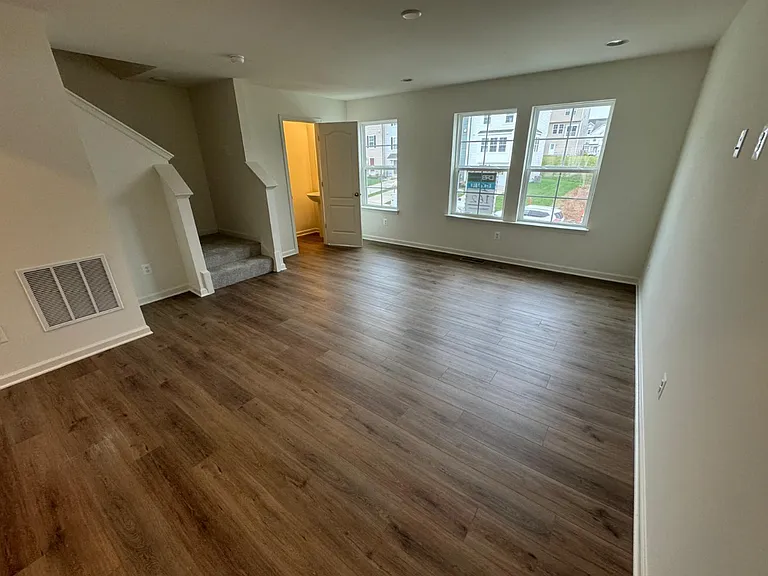 120 Tuxford Rd — Photo 9