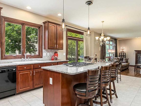 5th image of 8009 Luckstone Dr