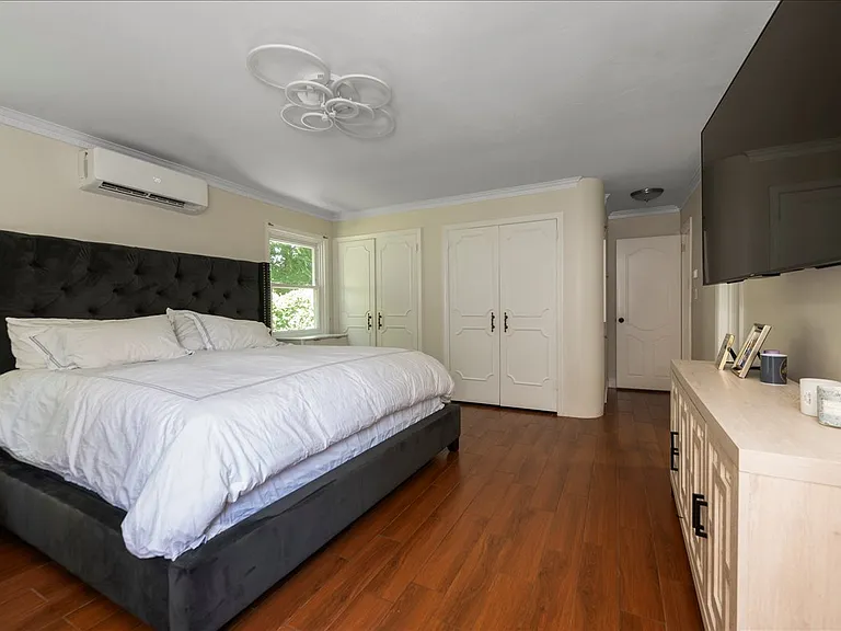 70 Longfellow Rd — Photo 18
