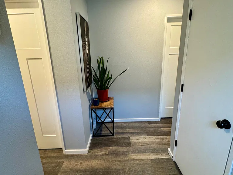 1051 E Broad St — Photo 19