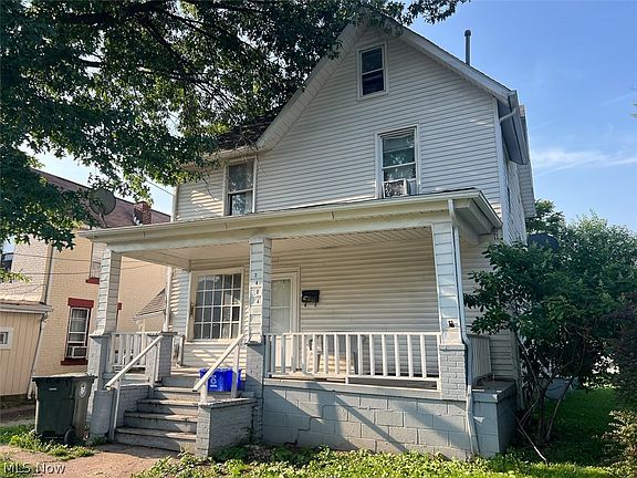 2nd image of 2404 9th St SW